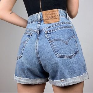 Vintage Levis 9 High Waisted Denim Mom 